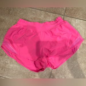 Lululemon hotty hot 2.5” size 6